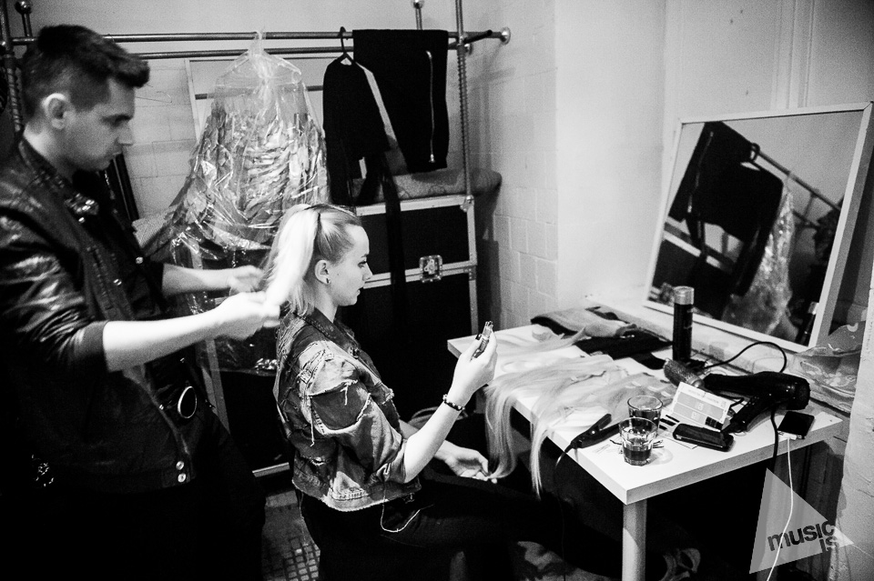 20141009-Radek-Zawadzki-Natalia-Nykiel-backstage-48.jpg
