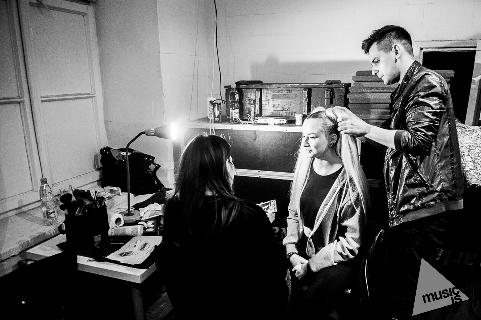 20141009-Radek-Zawadzki-Natalia-Nykiel-backstage-49.jpg