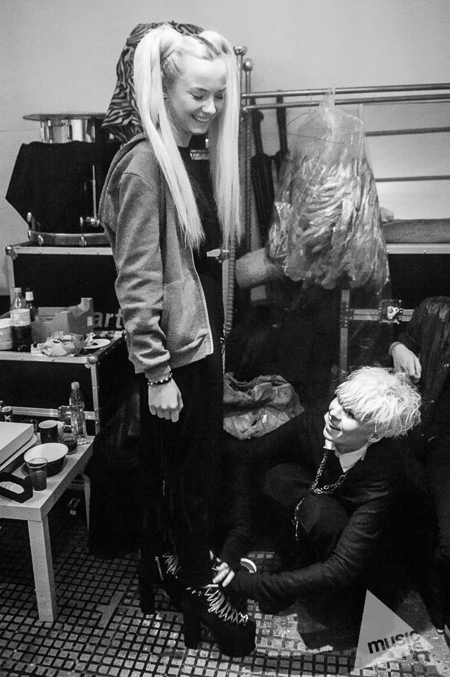 20141009-Radek-Zawadzki-Natalia-Nykiel-backstage-55.jpg