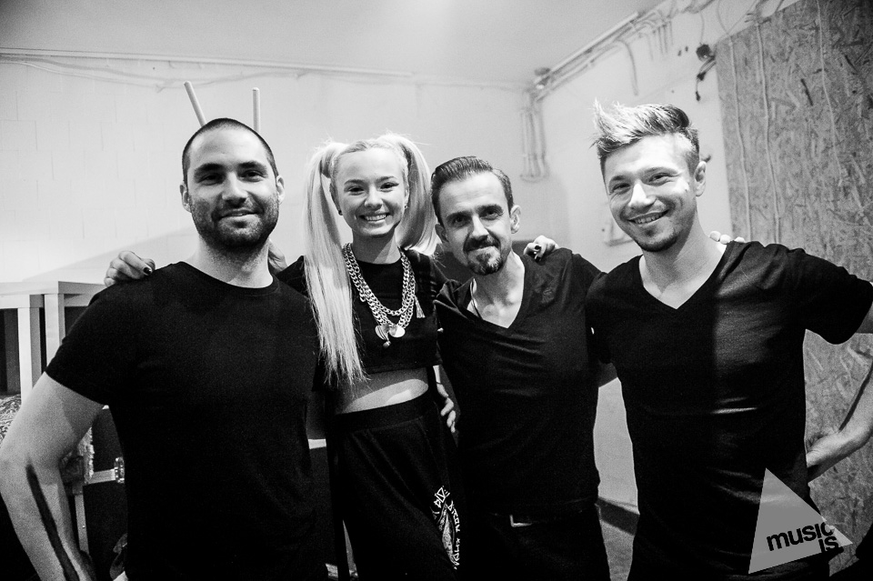 20141009-Radek-Zawadzki-Natalia-Nykiel-backstage-58.jpg