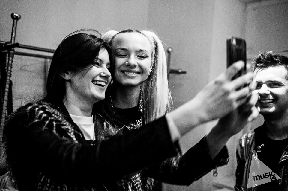 20141009-Radek-Zawadzki-Natalia-Nykiel-backstage-63.jpg