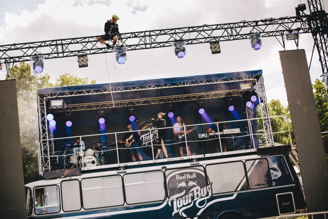 Red_Bull_Tour_Bus_Olsztyn_fot._Pawel_Zanio-4-e1498481421337.jpg
