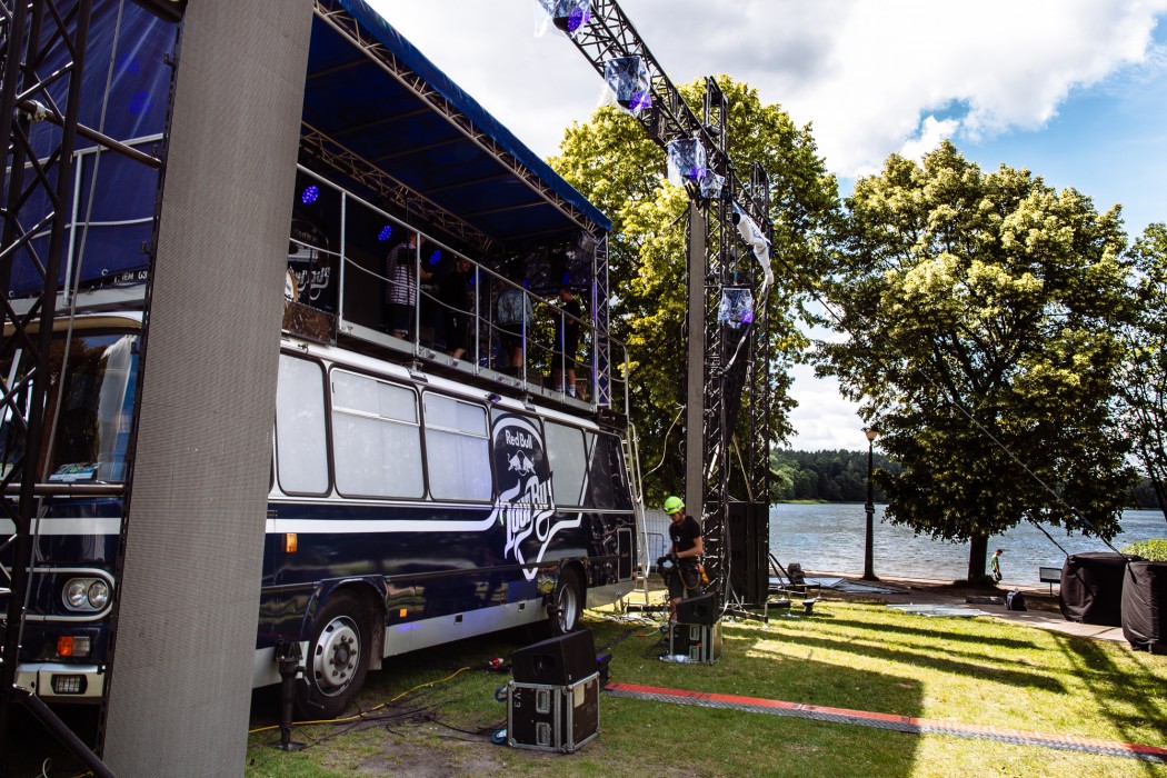 Red_Bull_Tour_Bus_Olsztyn_fot._Pawel_Zanio-50-e1498481587748.jpg