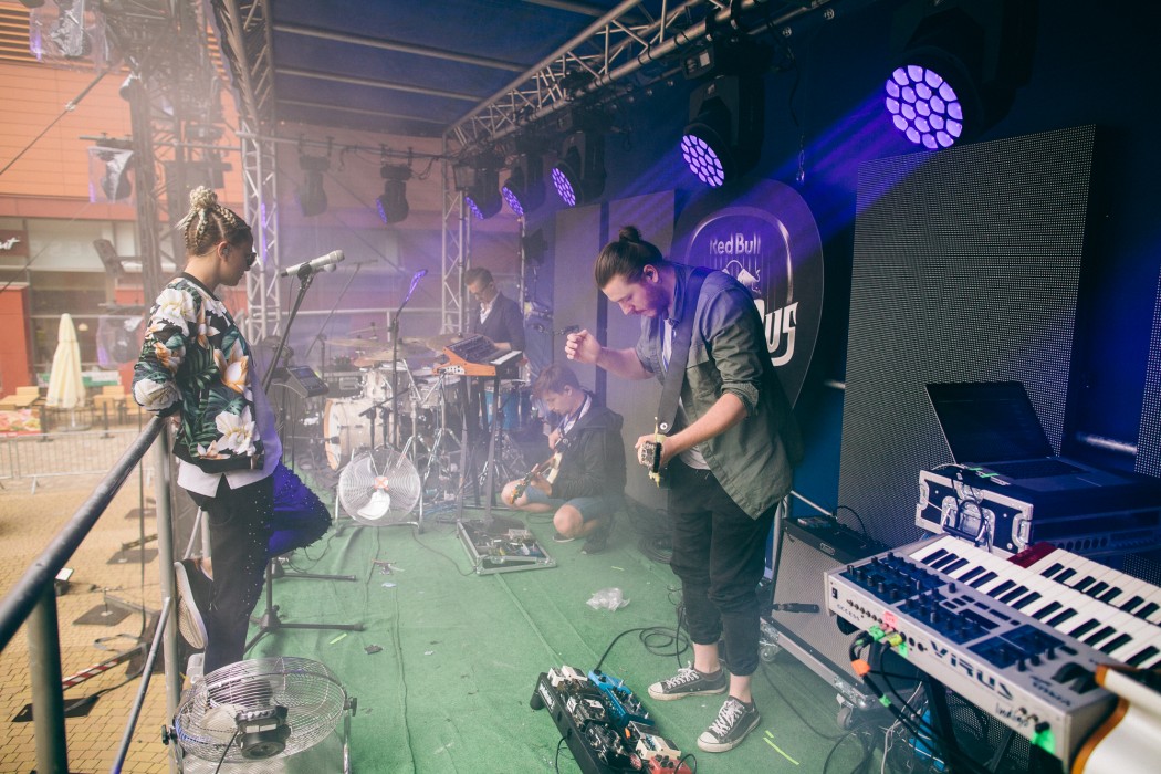 Red_Bull_Tour_Bus_Rzeszow_fot._Pawel_Zanio-9-e1497433520304.jpg