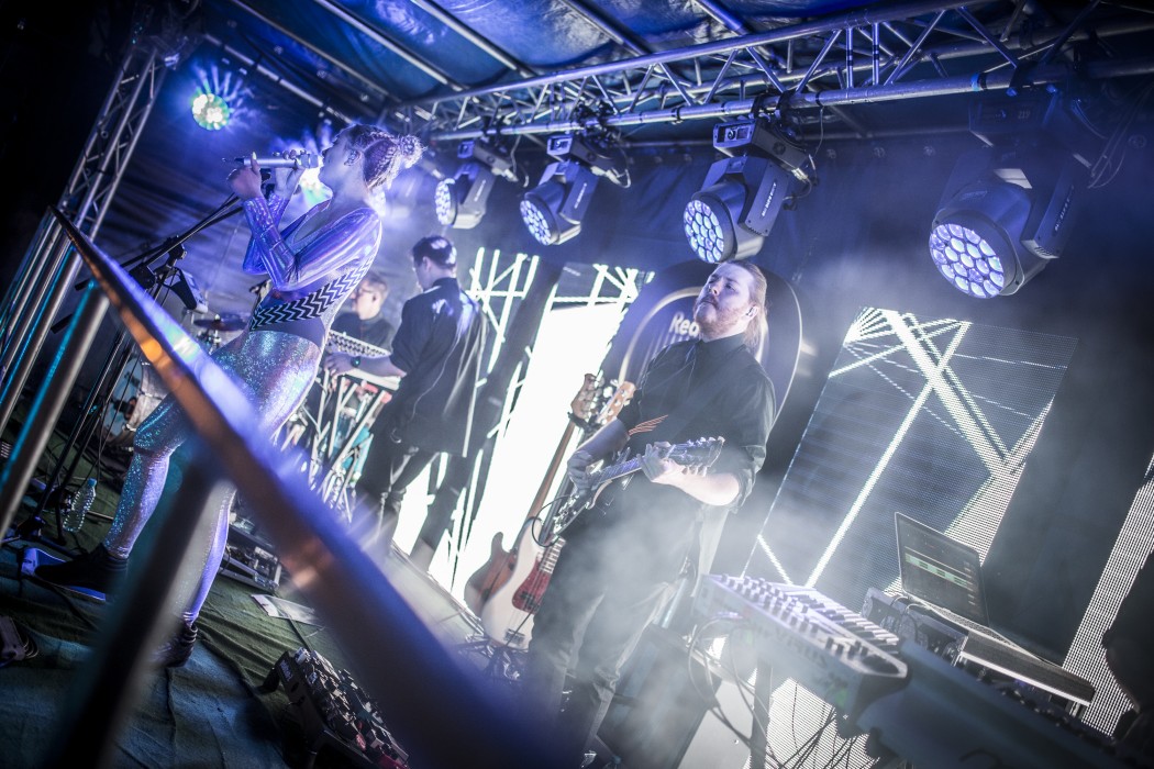 TourBus_NataliaNykiel_fotKin_011-e1497618530859.jpg