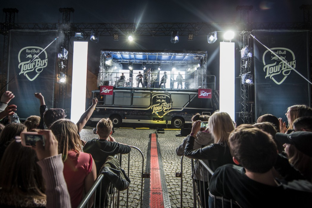 TourBus_NataliaNykiel_fotKin_013-e1497618540370.jpg