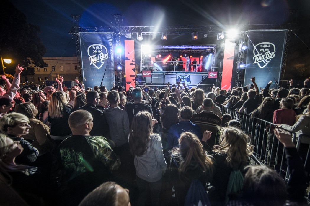 TourBus_NataliaNykiel_fotKin_015-e1497618563754.jpg